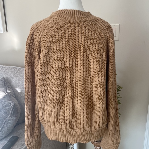 Sweater by Uniq is made of 100% acrylic is a size S/M in good condition - Picture 3 of 4